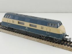 Märklin 3081 Diesellokomotive BR 220 012-9 DB AC H0 fast NEU! 