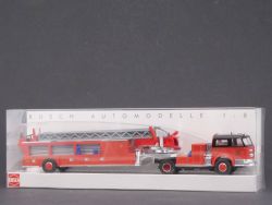 Busch 46019 LaFrance Leitertrailer Fire Department 1:87 NEU! OVP 